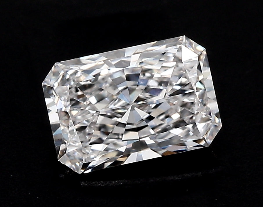2.72 Carat Radiant Lab Diamond with  Cut Diamond in 14KT  view 1
