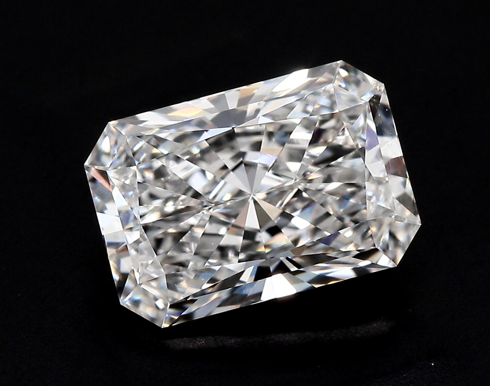 1.61 Carat Radiant Lab Diamond with  Cut Diamond in 14KT  view 1
