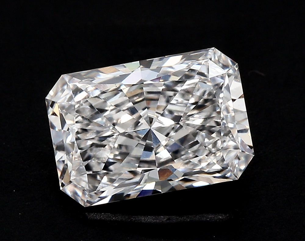 4.07 Carat Radiant Lab Diamond with  Cut Diamond in 14KT  view 1
