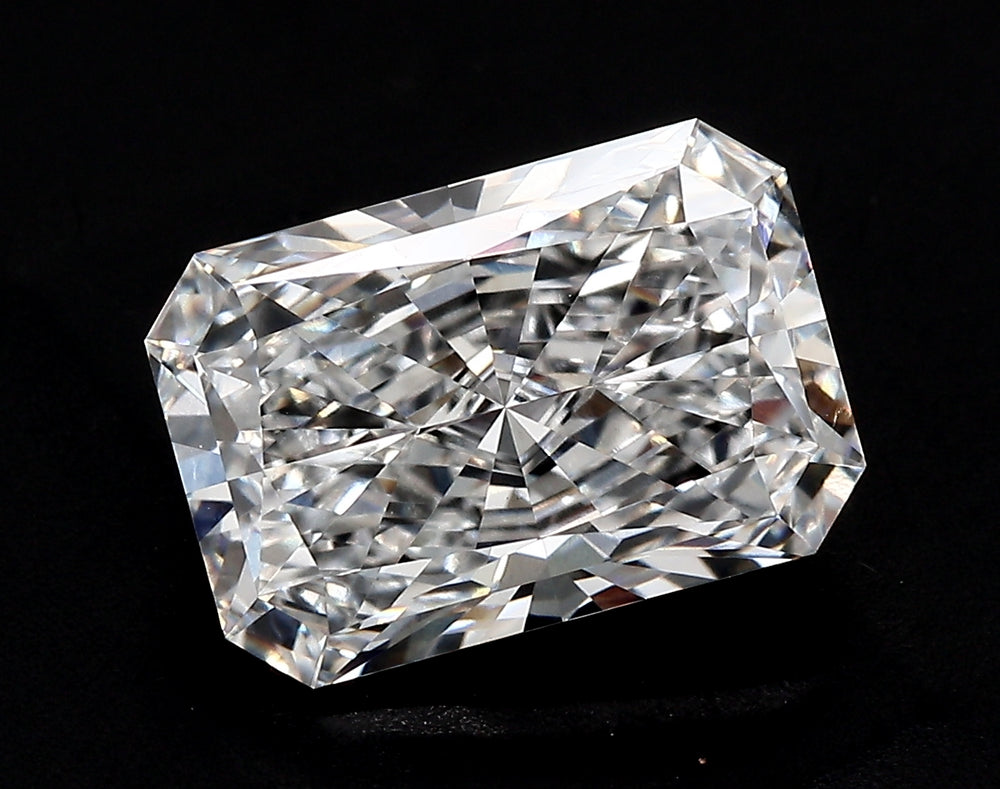 2.74 Carat Radiant Lab Diamond with  Cut Diamond in 14KT  view 1
