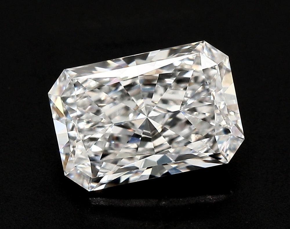2.71 Carat Radiant Lab Diamond with  Cut Diamond in 14KT  view 1
