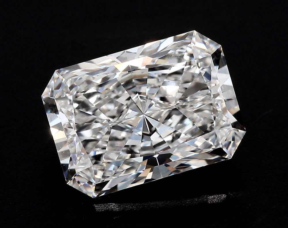 2.53 Carat Radiant Lab Diamond with  Cut Diamond in 14KT  view 1
