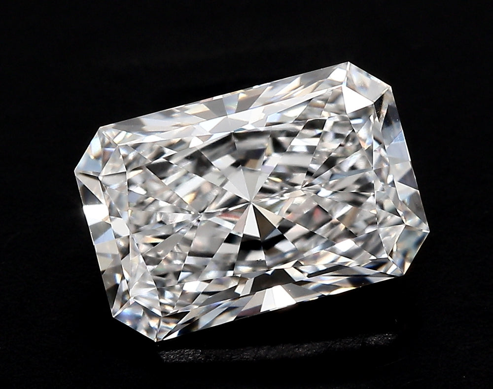 4.03 Carat Radiant Lab Diamond with  Cut Diamond in 14KT  view 1
