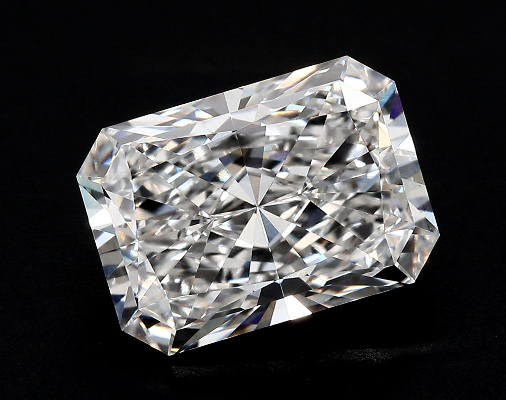 1.59 Carat Radiant Lab Diamond with  Cut Diamond in 14KT  view 1
