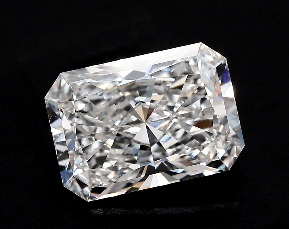 2.86 Carat Radiant Lab Diamond with  Cut Diamond in 14KT  view 1
