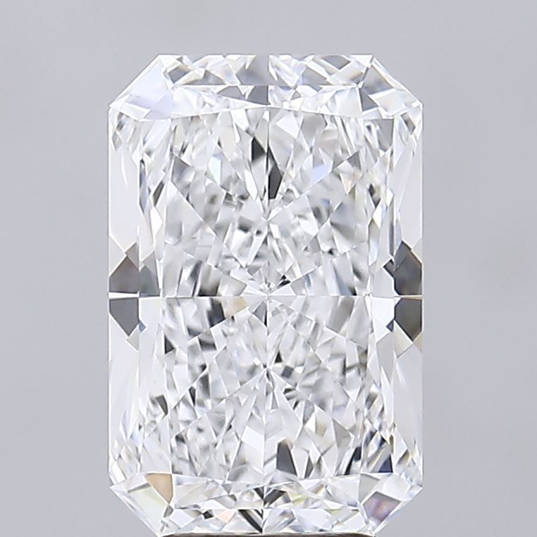 5.0 Carat Radiant Lab Diamond with  Cut Diamond in 14KT  view 1
