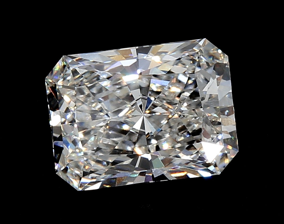 2.73 Carat Radiant Lab Diamond with  Cut Diamond in 14KT  view 1
