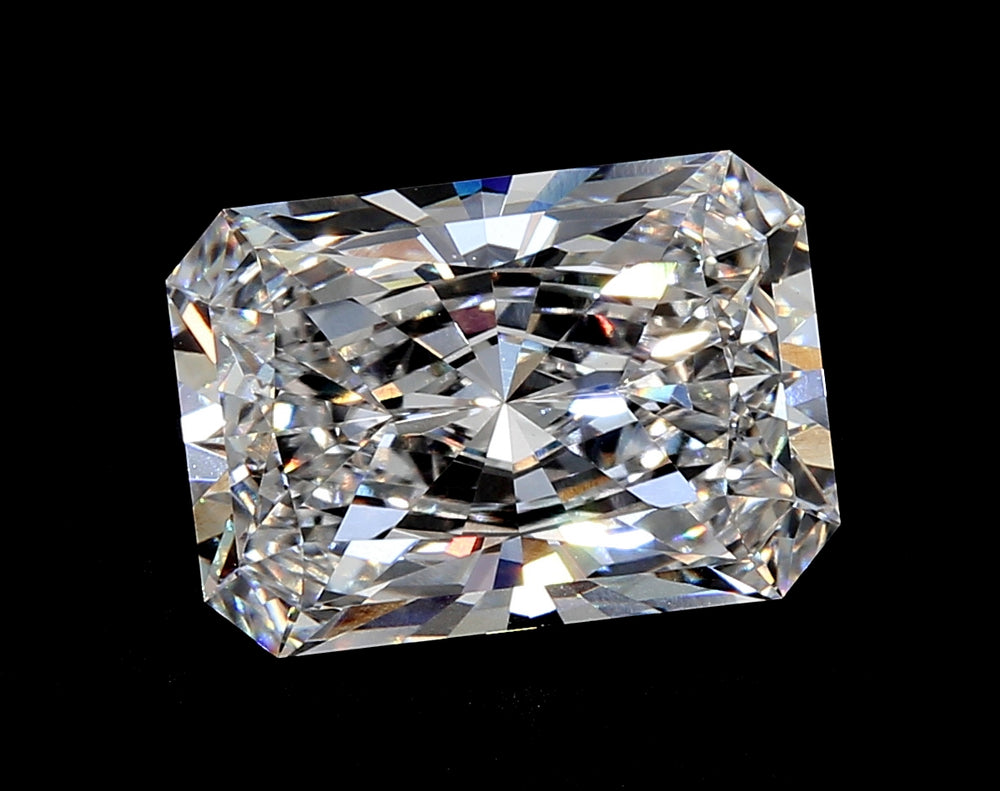 4.08 Carat Radiant Lab Diamond with  Cut Diamond in 14KT  view 1
