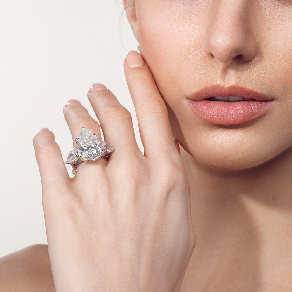 Model Wearing The da Vinci Ring with Lab Grown Diamond view
