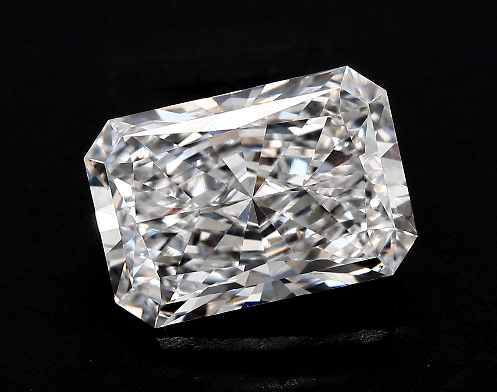 5.0 Carat Radiant Lab Diamond with  Cut Diamond in 14KT  view 1
