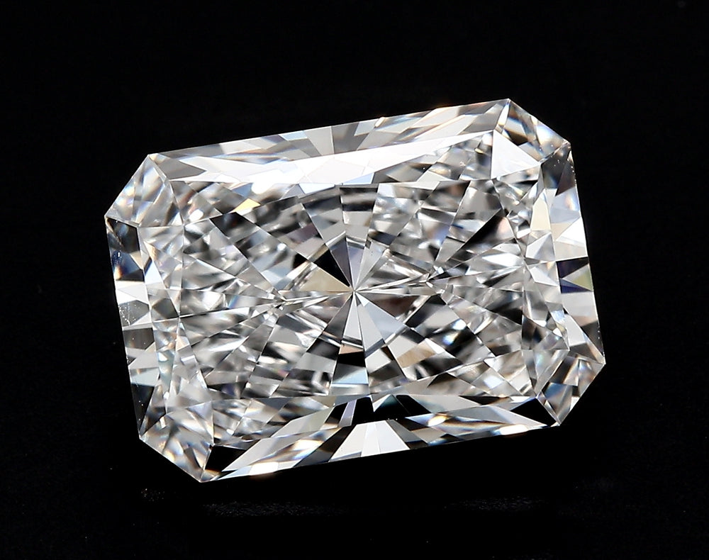 4.02 Carat Radiant Lab Diamond with  Cut Diamond in 14KT  view 1

