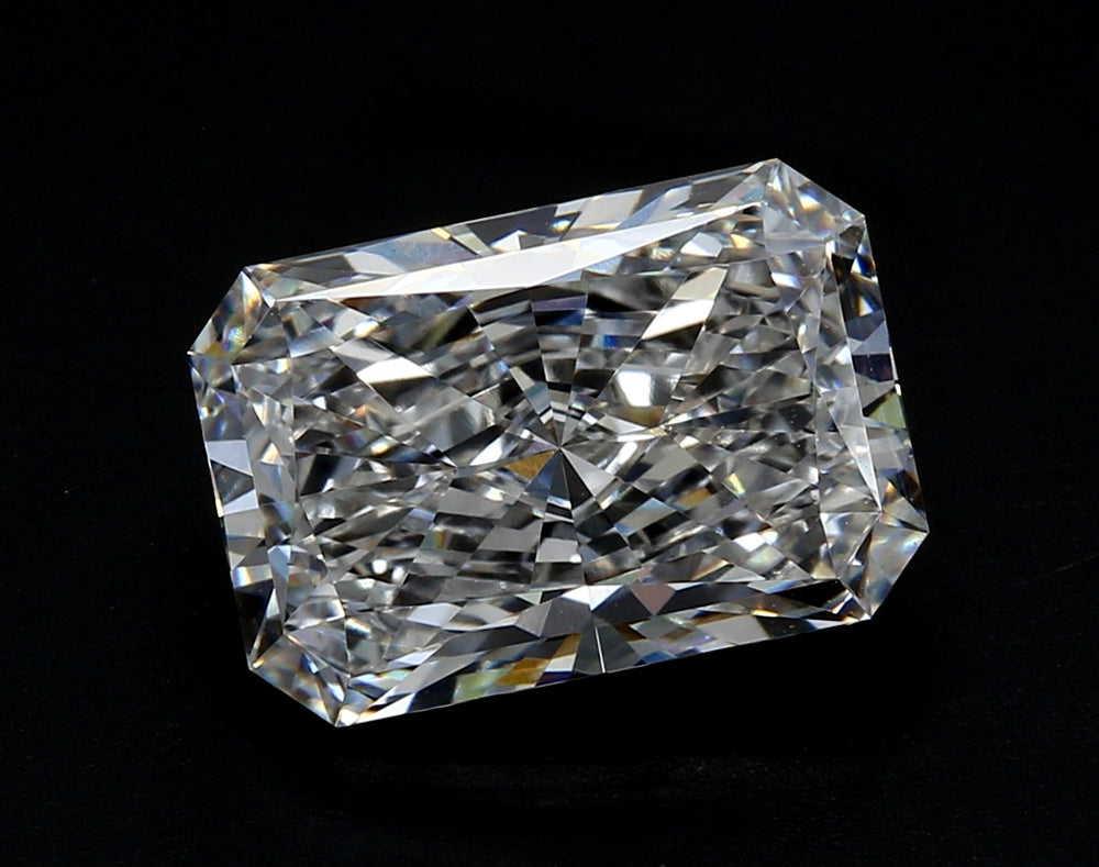 2.86 Carat Radiant Lab Diamond with  Cut Diamond in 14KT  view 1
