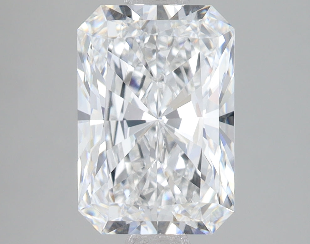 2.82 Carat Radiant Lab Diamond with  Cut Diamond in 14KT  view 1
