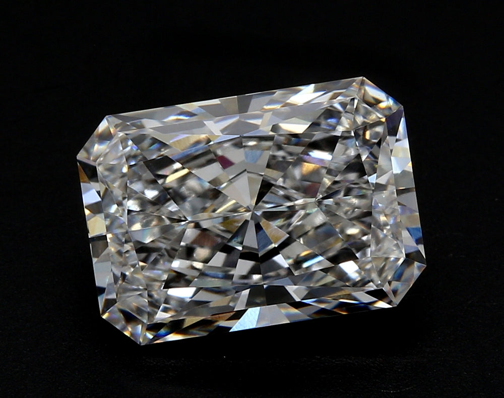 1.51 Carat Radiant Lab Diamond with  Cut Diamond in 14KT  view 1
