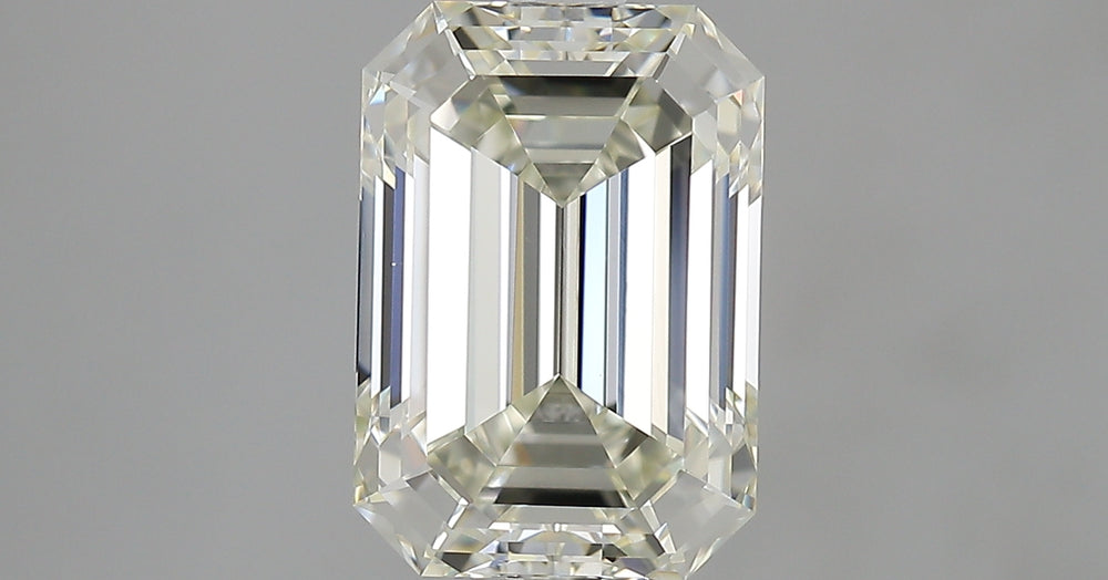 3.02 Carat Emerald Natural Diamond with  Cut Diamond in 14KT  view 1
