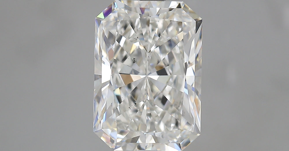 4.02 Carat Radiant Natural Diamond with  Cut Diamond in 14KT  view 1
