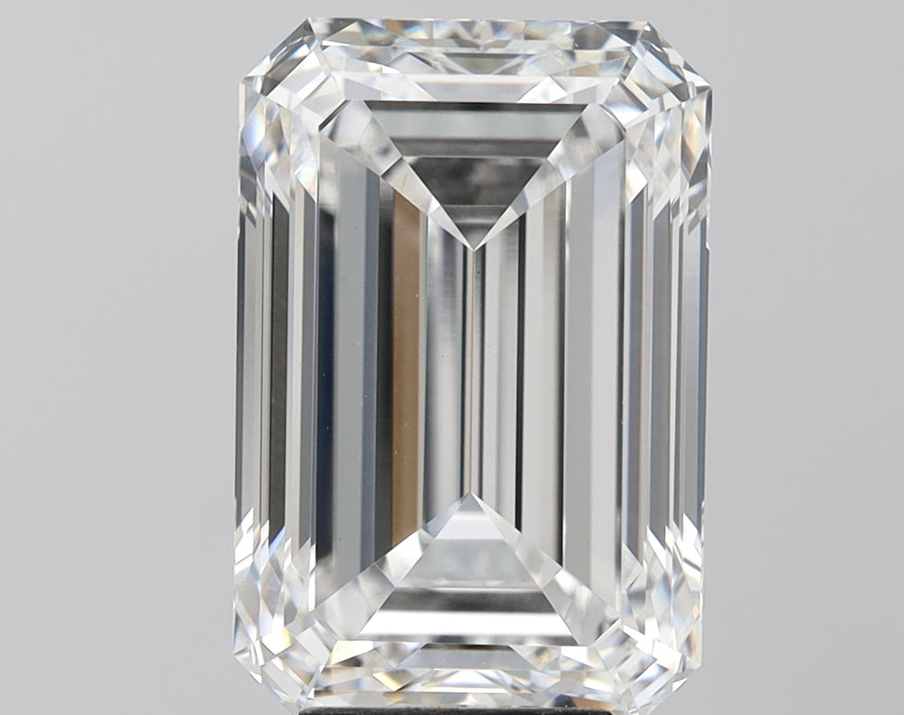 7.0 Carat Emerald Lab Diamond with  Cut Diamond in 14KT  view 1
