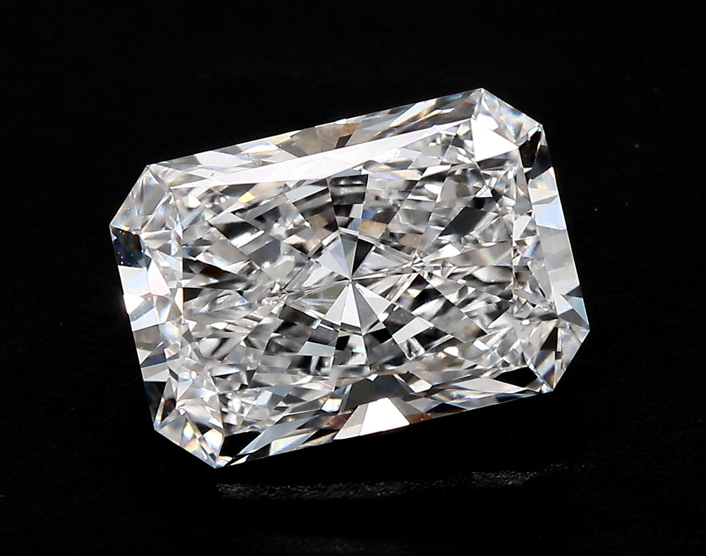 2.55 Carat Radiant Lab Diamond with  Cut Diamond in 14KT  view 1
