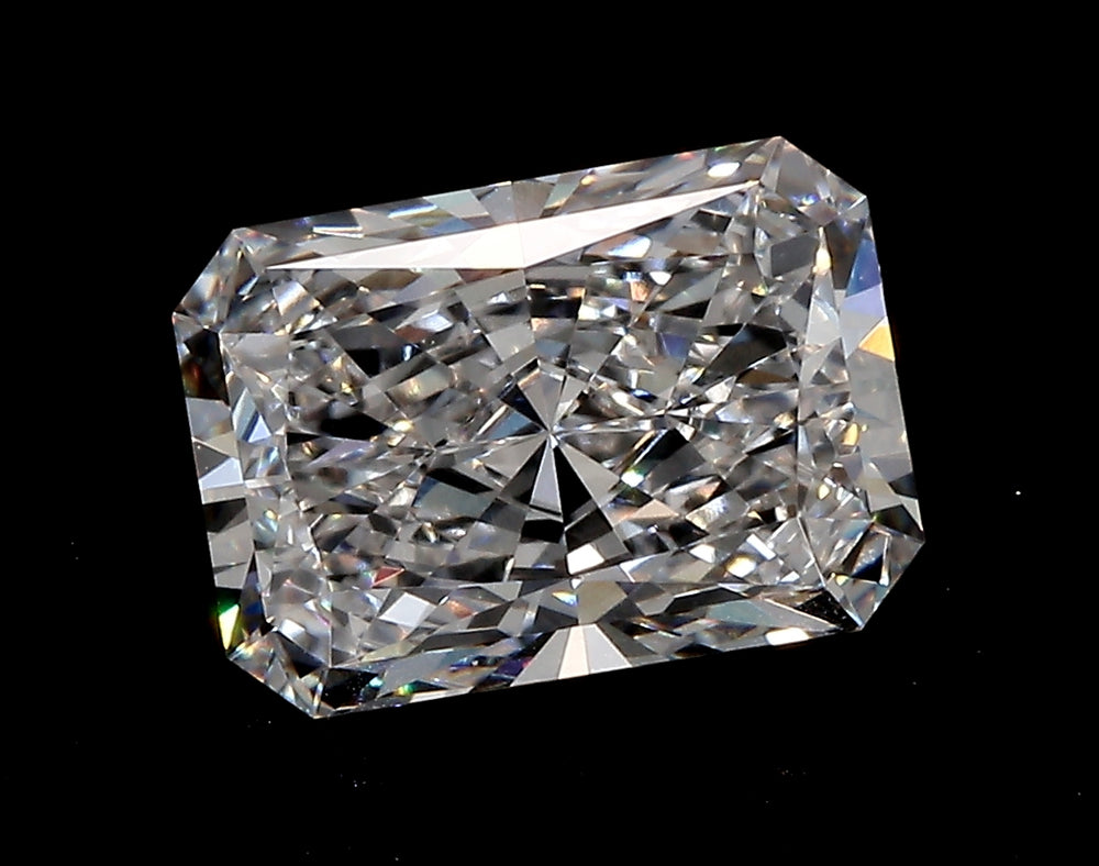 5.0 Carat Radiant Lab Diamond with  Cut Diamond in 14KT  view 1
