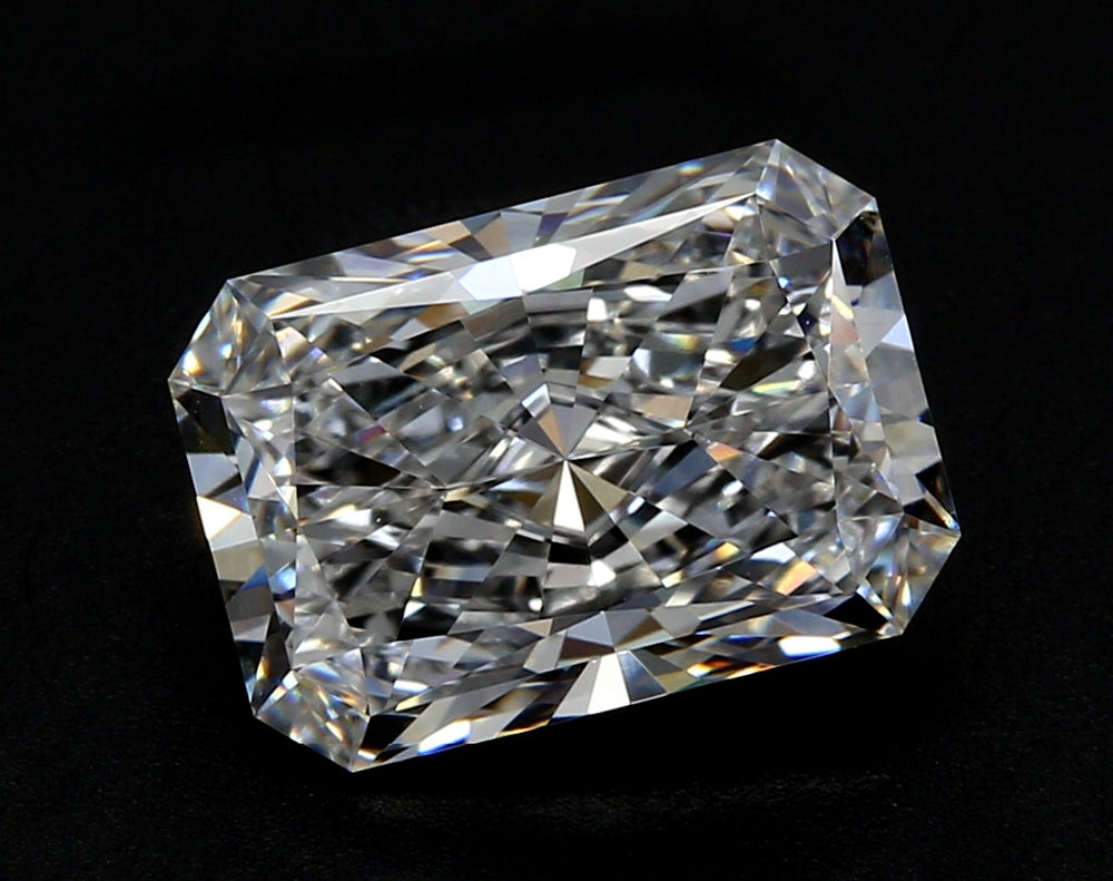 5.09 Carat Radiant Lab Diamond with  Cut Diamond in 14KT  view 1
