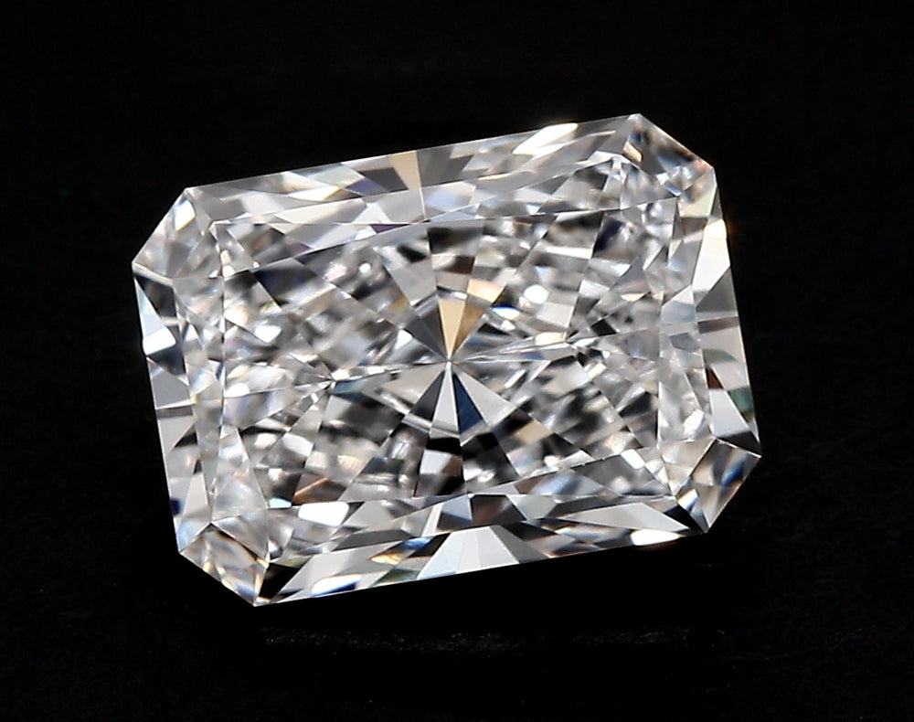 2.74 Carat Radiant Lab Diamond with  Cut Diamond in 14KT  view 1

