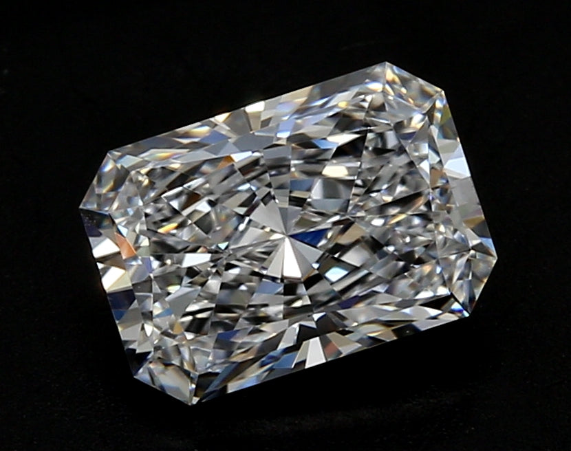 3.97 Carat Radiant Lab Diamond with  Cut Diamond in 14KT  view 1

