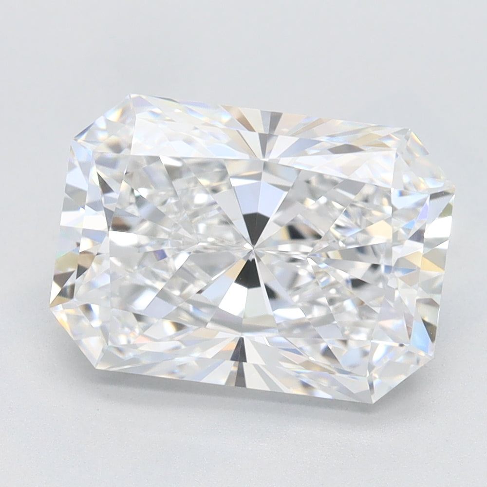 2.93 Carat Radiant Lab Diamond with  Cut Diamond in 14KT  view 1
