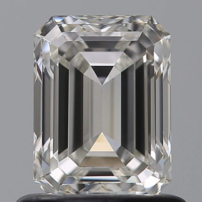 0.92 Carat Emerald Natural Diamond with  Cut Diamond in 14KT  view 1
