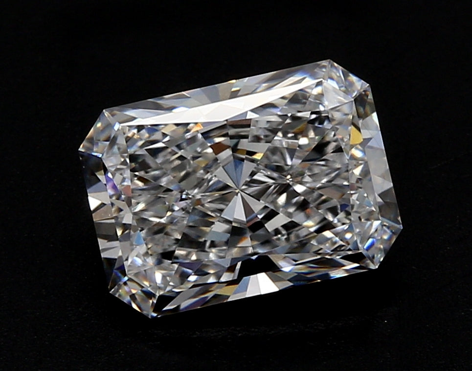 2.75 Carat Radiant Lab Diamond with  Cut Diamond in 14KT  view 1
