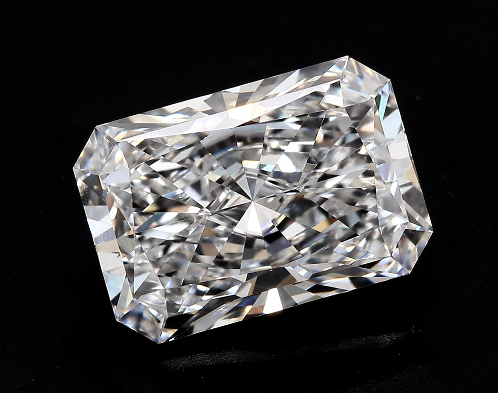 3.97 Carat Radiant Lab Diamond with  Cut Diamond in 14KT  view 1
