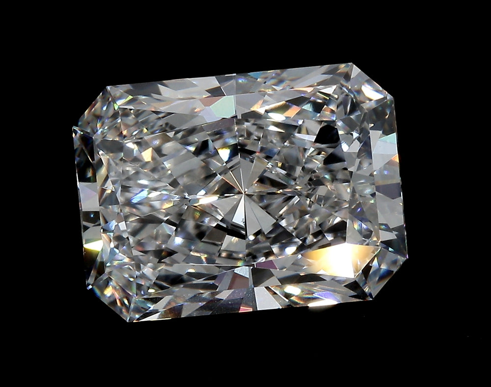 2.55 Carat Radiant Lab Diamond with  Cut Diamond in 14KT  view 1
