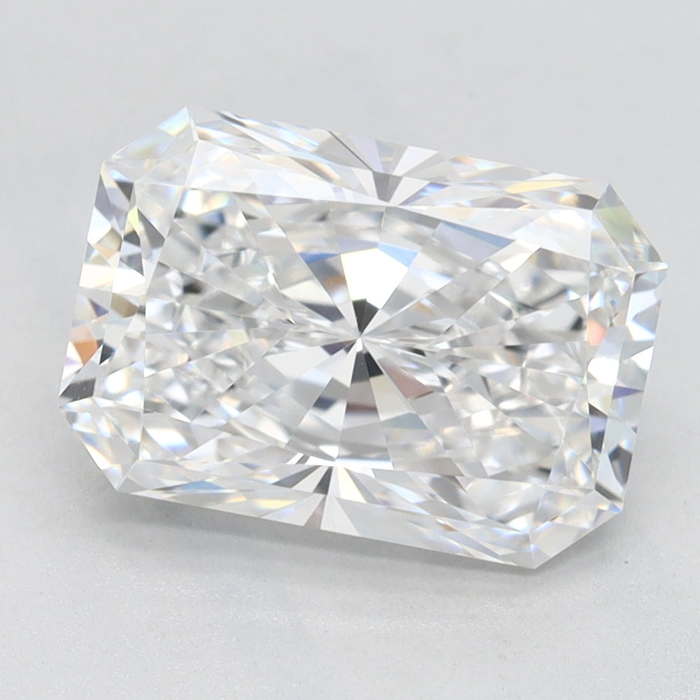 2.73 Carat Radiant Lab Diamond with  Cut Diamond in 14KT  view 1
