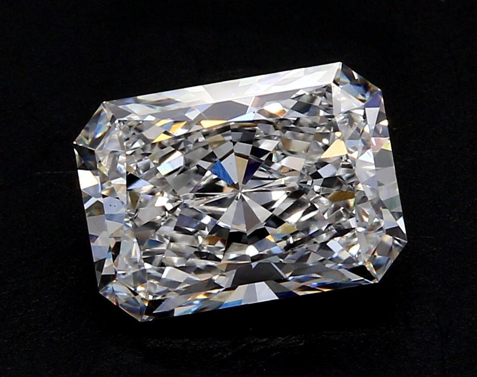 2.59 Carat Radiant Lab Diamond with  Cut Diamond in 14KT  view 1
