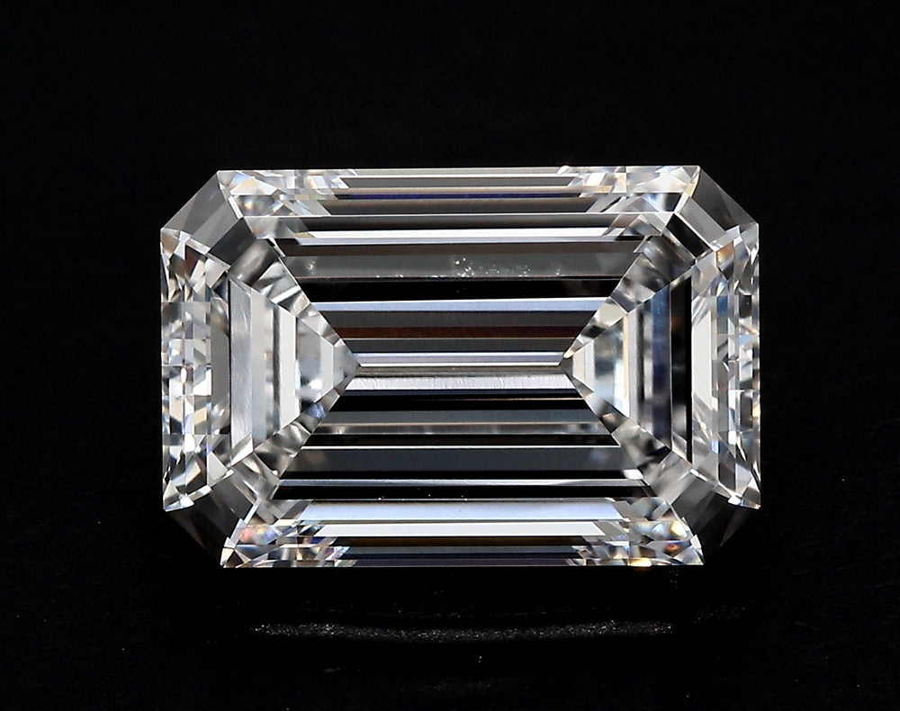 5.09 Carat Emerald Lab Diamond with  Cut Diamond in 14KT  view 1
