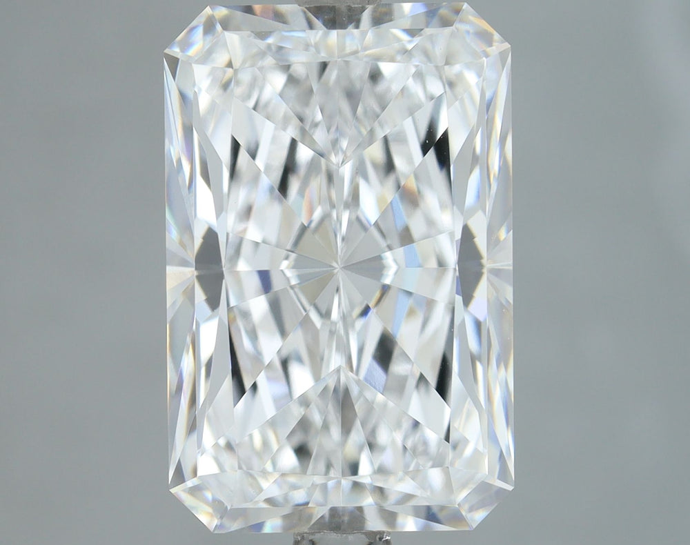 4.0 Carat Radiant Lab Diamond with  Cut Diamond in 14KT  view 1
